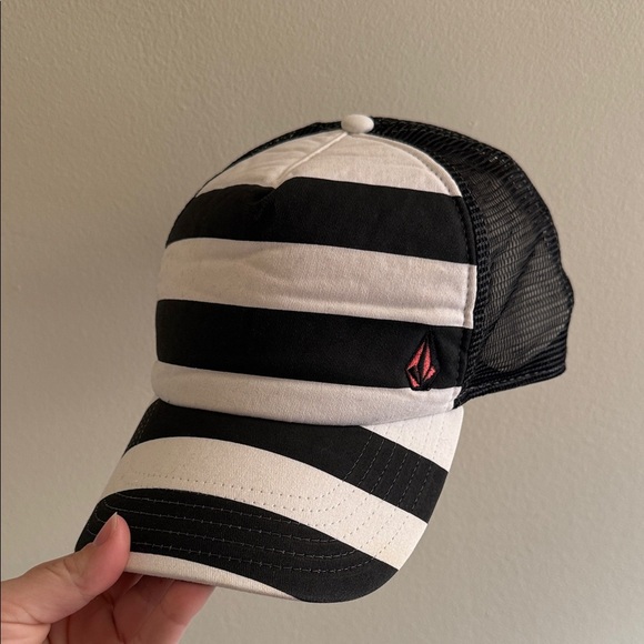 Vintage Y2K Volcom Black White Striped Baseball Hat - Picture 1 of 6